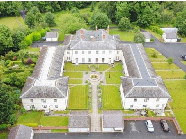 2 bed flat for sale