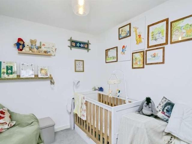 2 bed flat for sale