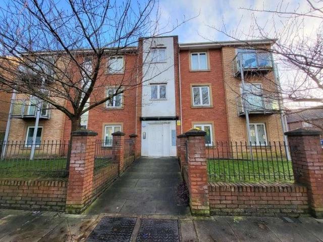 2 bed flat for sale