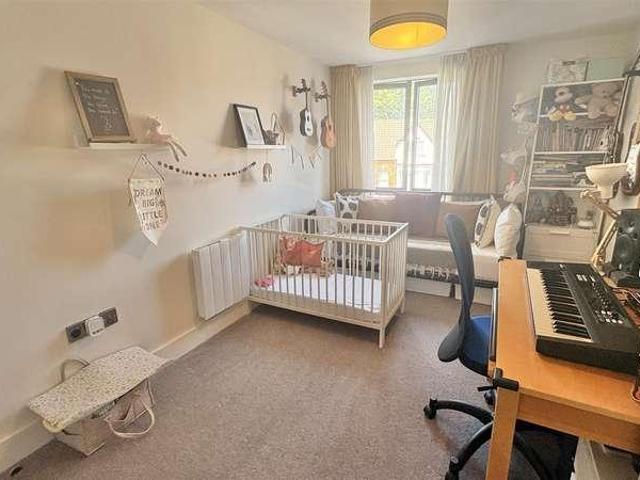 2 bed flat for sale