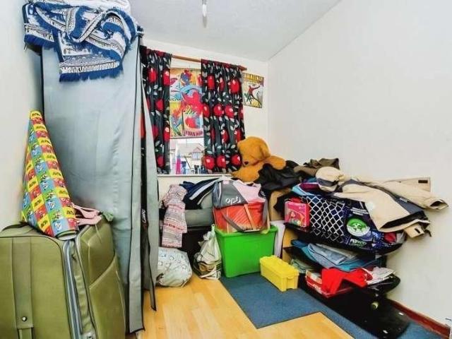 2 bed flat for sale