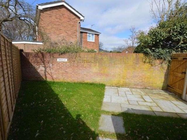 2 bed flat for sale