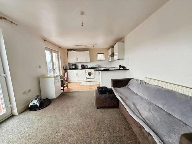 2 bed flat for sale