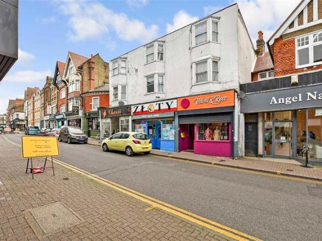 2 bed flat for sale