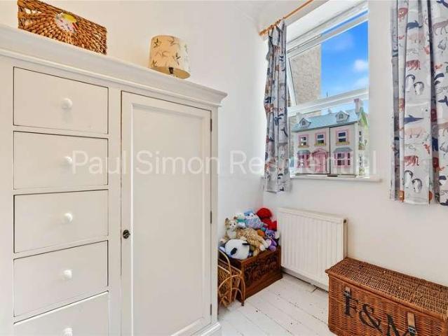 2 bed flat for sale