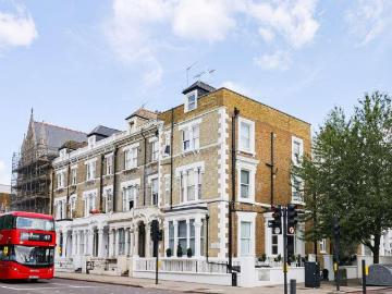 2 bed flat for sale