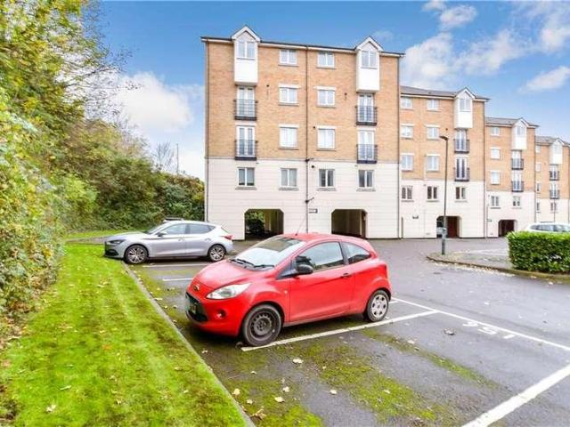 2 bed flat for sale