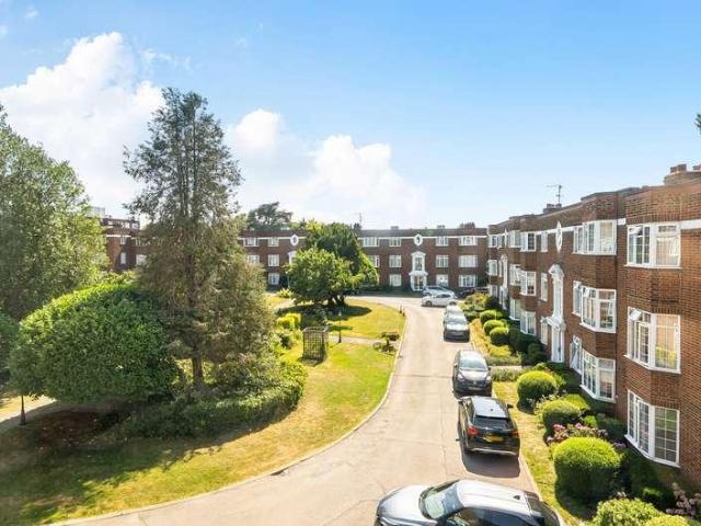 2 bed flat for sale