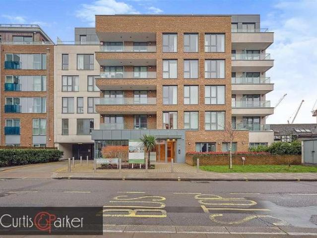 2 bed flat for sale