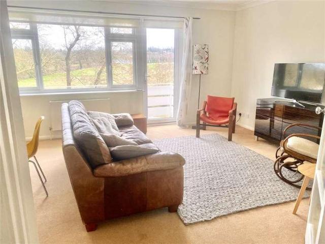 2 bed flat for sale