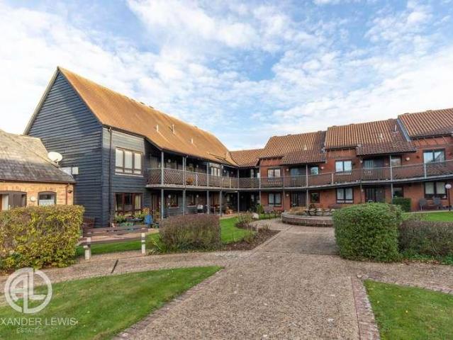 2 bed flat for sale