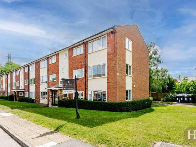 2 bed flat for sale