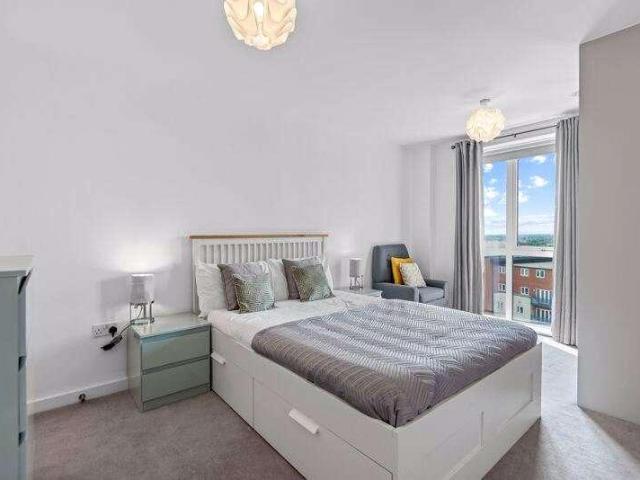 2 bed flat for sale