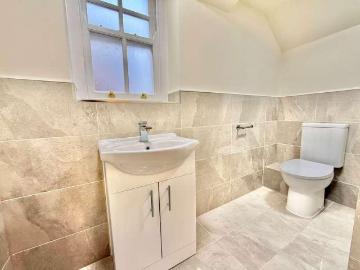 2 bed flat for sale