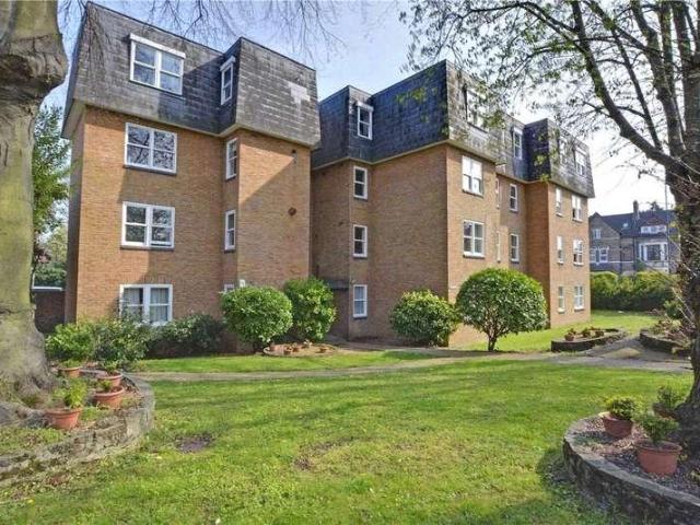 2 bed flat for sale