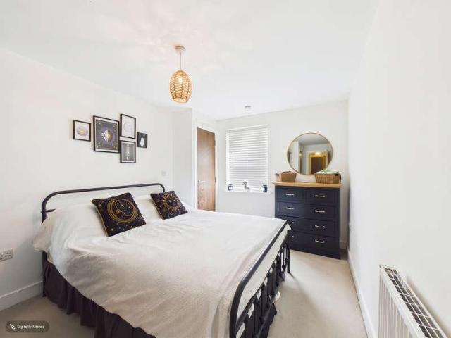 2 bed flat for sale