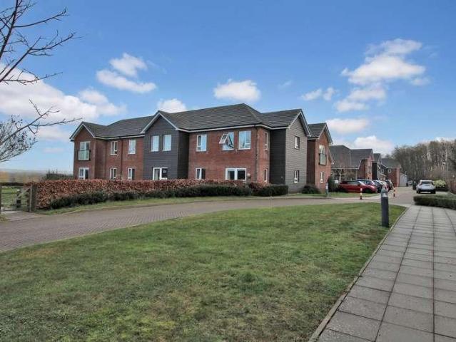 2 bed flat for sale