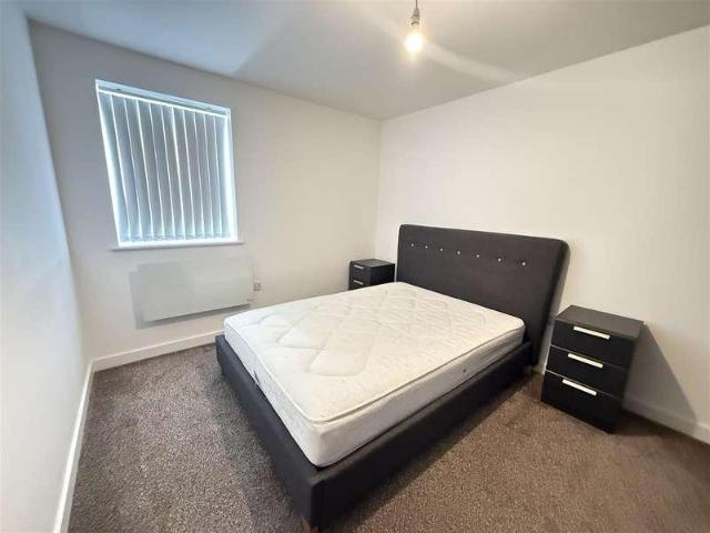 2 bed flat for sale