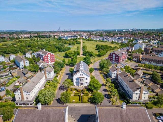2 bed flat for sale