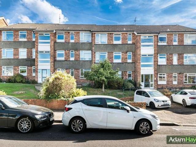 2 bed flat for sale