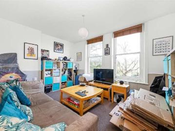2 bed flat for sale