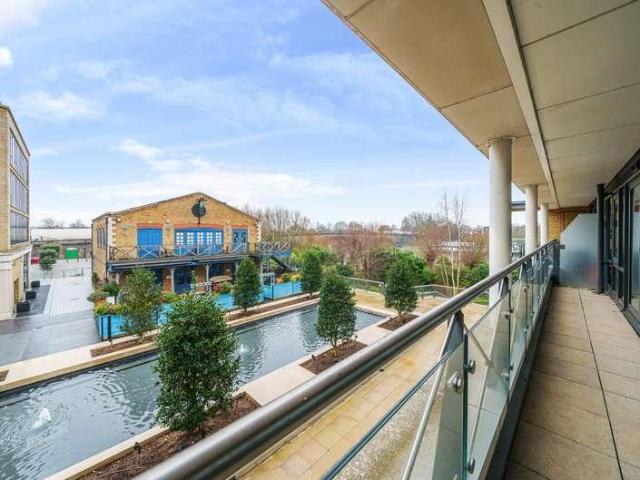 2 bed flat for sale