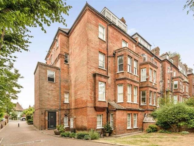2 bed flat for sale