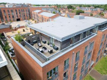 2 bed flat for sale