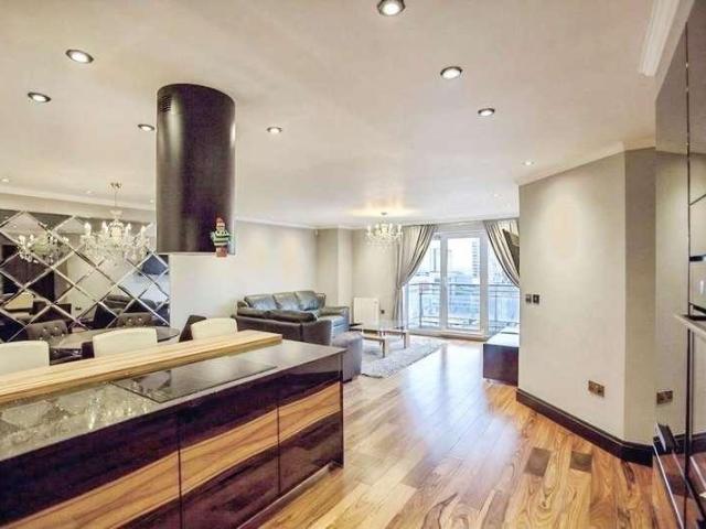 2 bed flat for sale