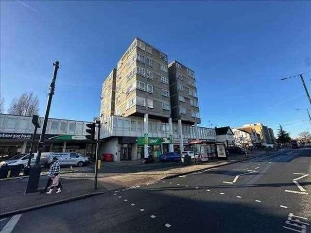 2 bed flat for sale