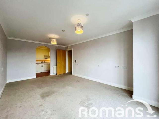 2 bed flat for sale