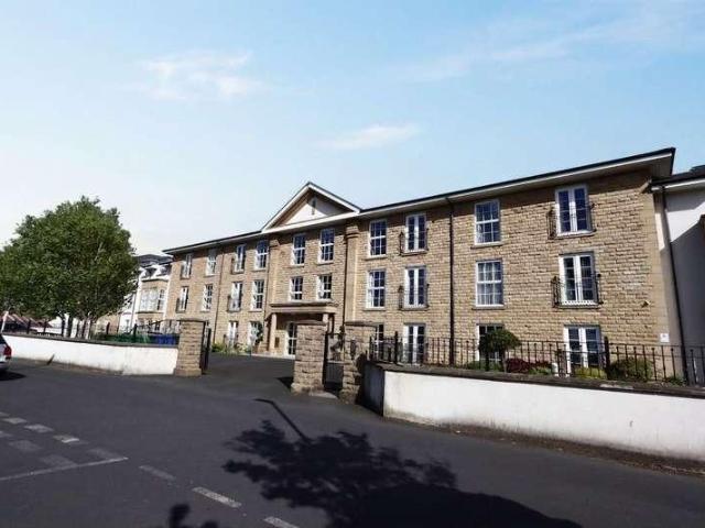 2 bed flat for sale