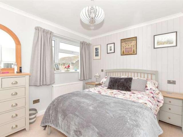 3 bed flat for sale