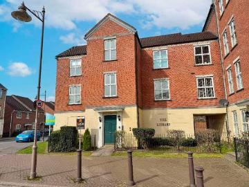 2 bed flat for sale