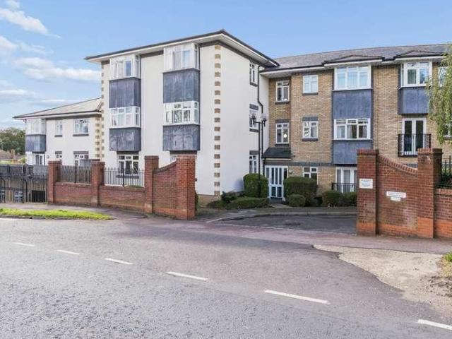 2 bed flat for sale
