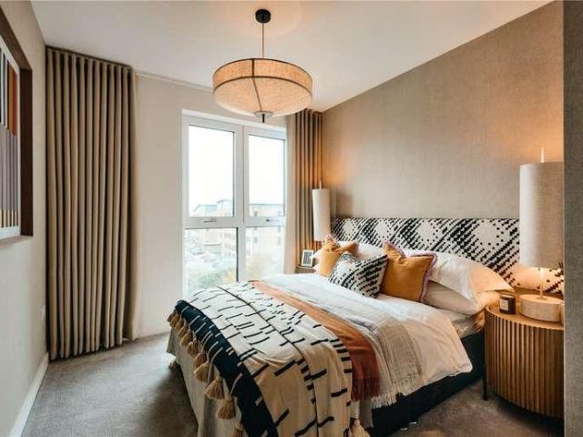 2 bed flat for sale