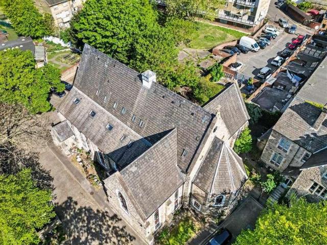 2 bed flat for sale