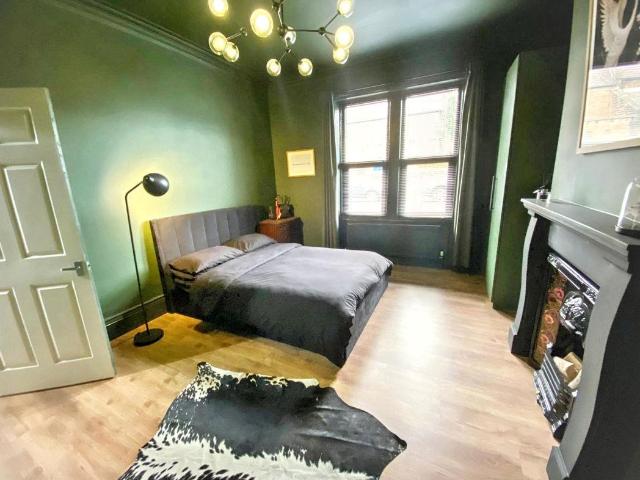 2 bed flat for sale