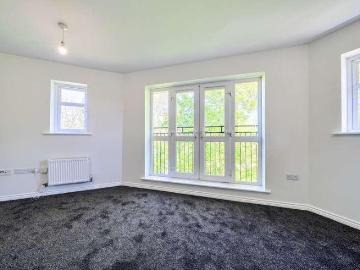 2 bed flat for sale