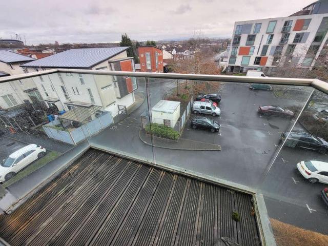 2 bed flat for sale