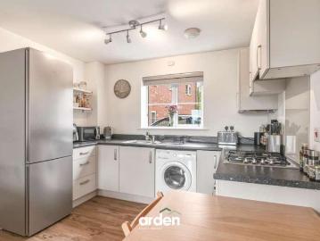 2 bed flat for sale