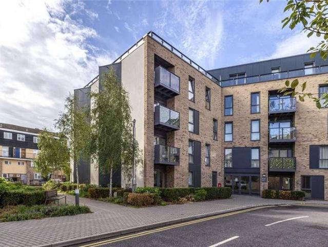 2 bed flat for sale