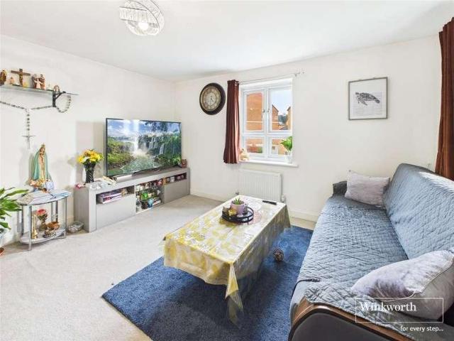 2 bed flat for sale