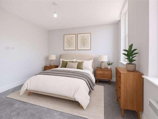 2 bed flat for sale