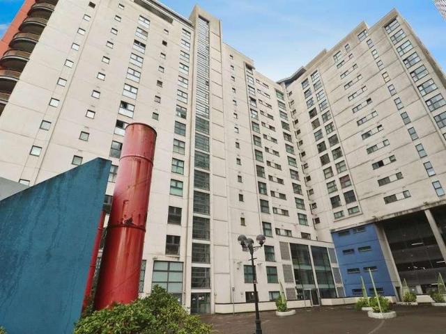 2 bed flat for sale