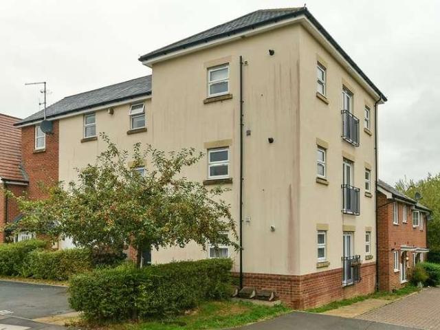 2 bed flat for sale