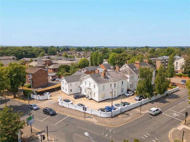 2 bed flat for sale