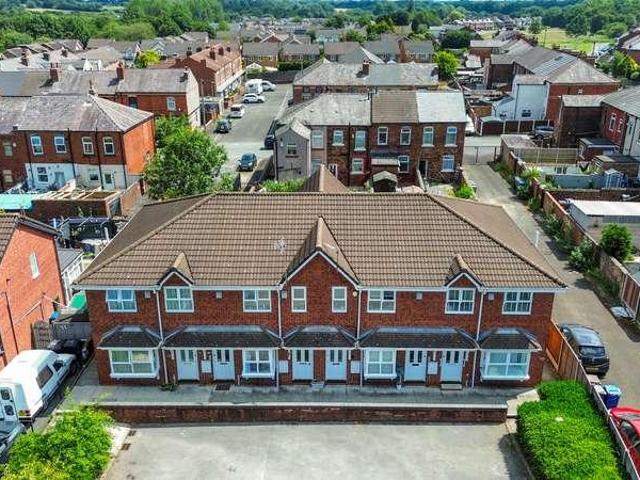 2 bed flat for sale