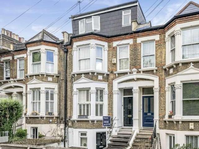 2 bed flat for sale