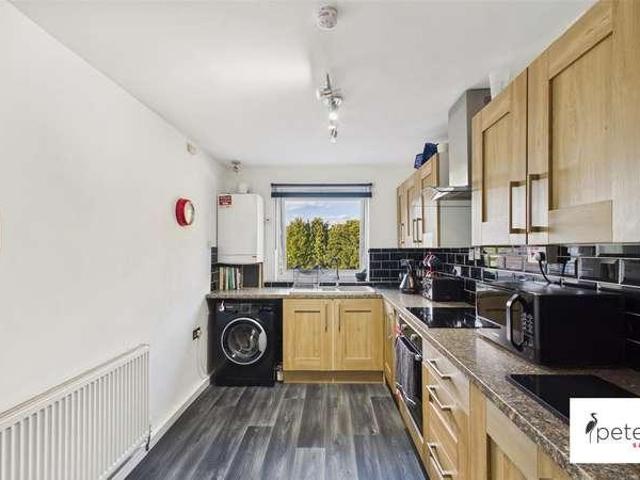 2 bed flat for sale